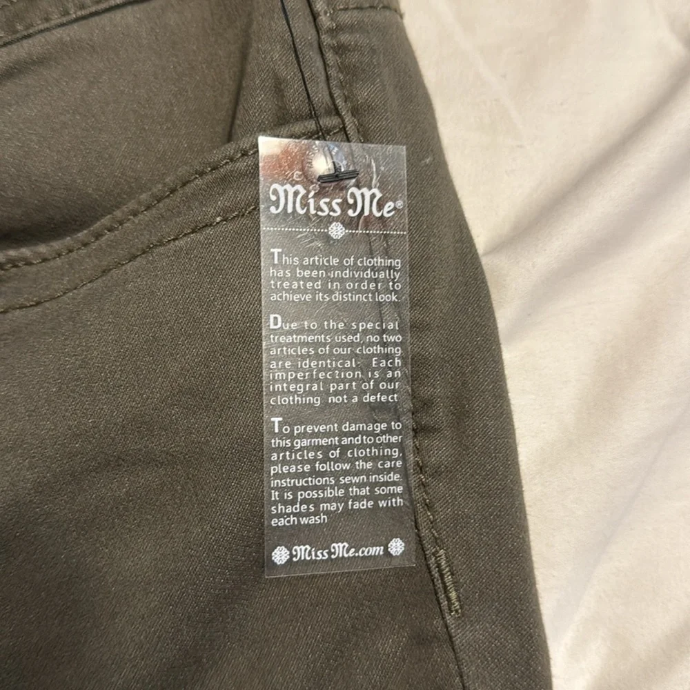 Miss Me Signature Skinny Jeans - Picture 10 of 12